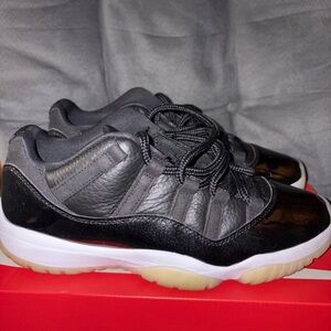 Jordan 11 Retro Low 72-10